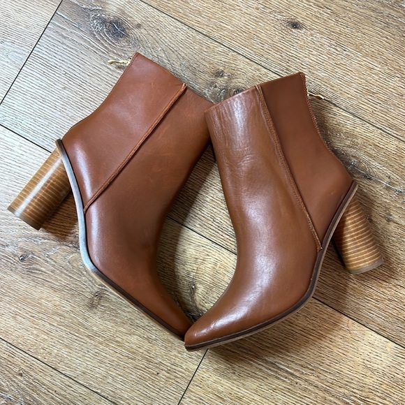 NWOB Martha Davis Chestnut Heel Booties Size 41/10 - Picture 2 of 8